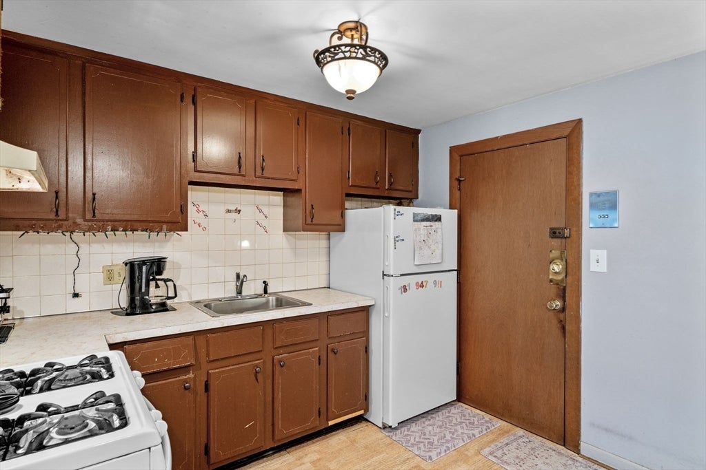 100 Magnolia Ave #22, Lynn, MA Photo #9