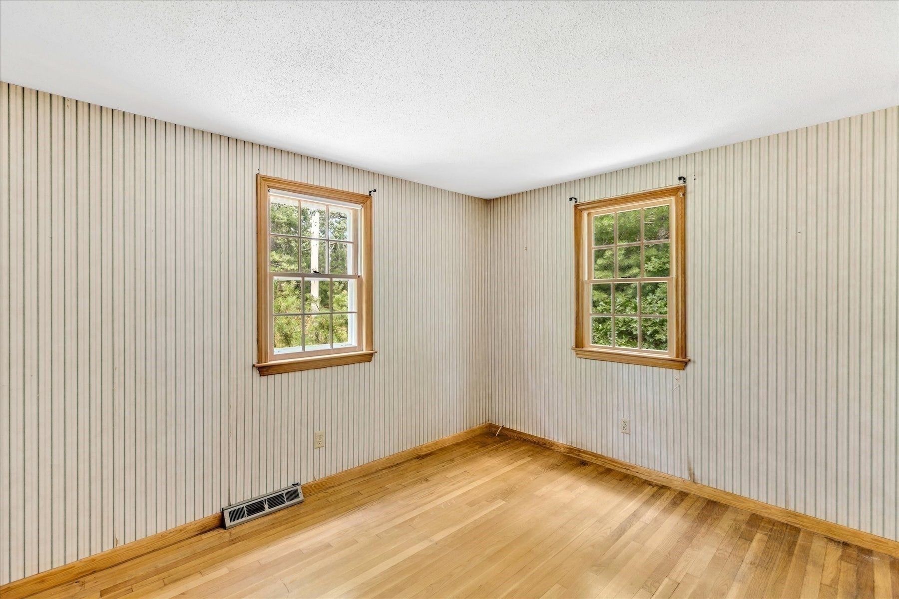 804 Putnam Ave, Barnstable, MA Photo #10