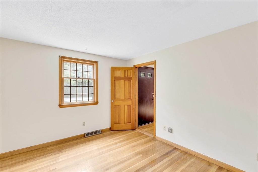 804 Putnam Ave, Barnstable, MA, 804 Putnam Ave, Barnstable, MA Photo #18