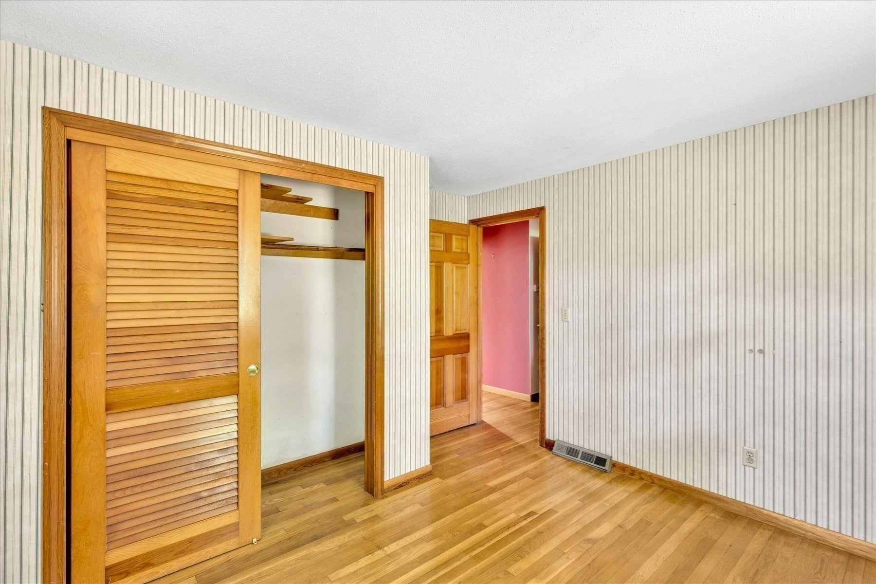 804 Putnam Ave, Barnstable, MA Photo #11