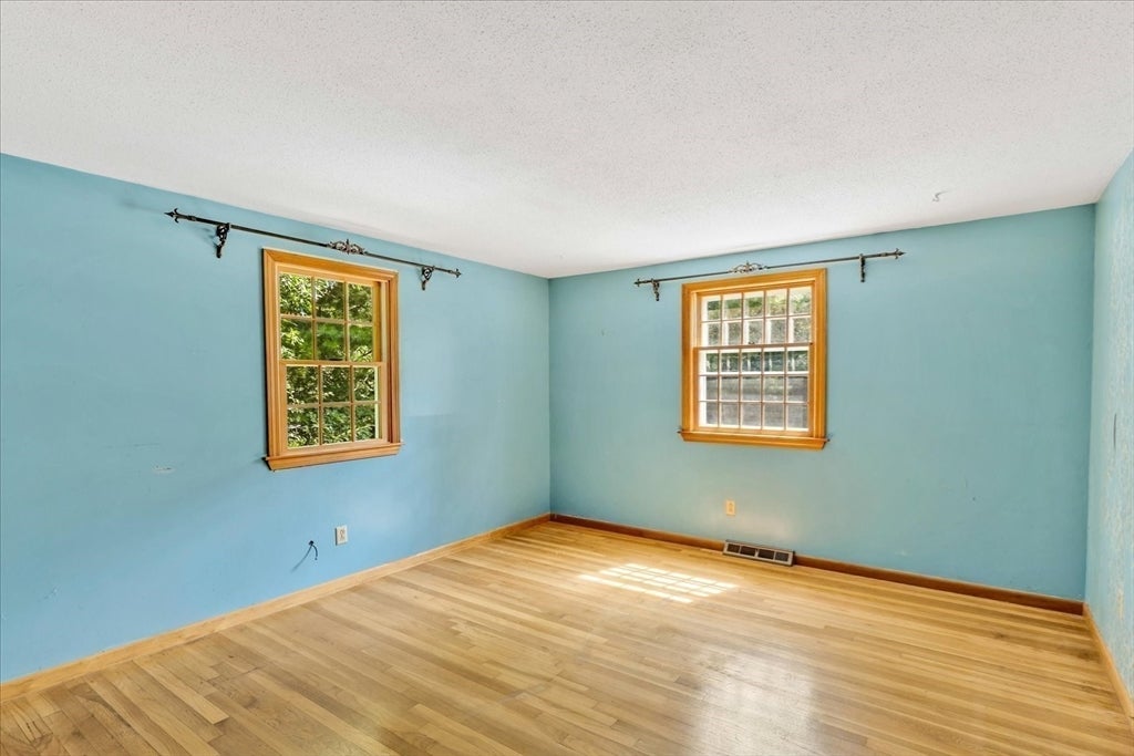 804 Putnam Ave, Barnstable, MA, 804 Putnam Ave, Barnstable, MA Photo #12