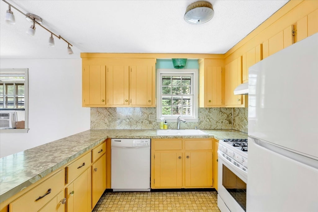 804 Putnam Ave, Barnstable, MA, 804 Putnam Ave, Barnstable, MA Photo #6
