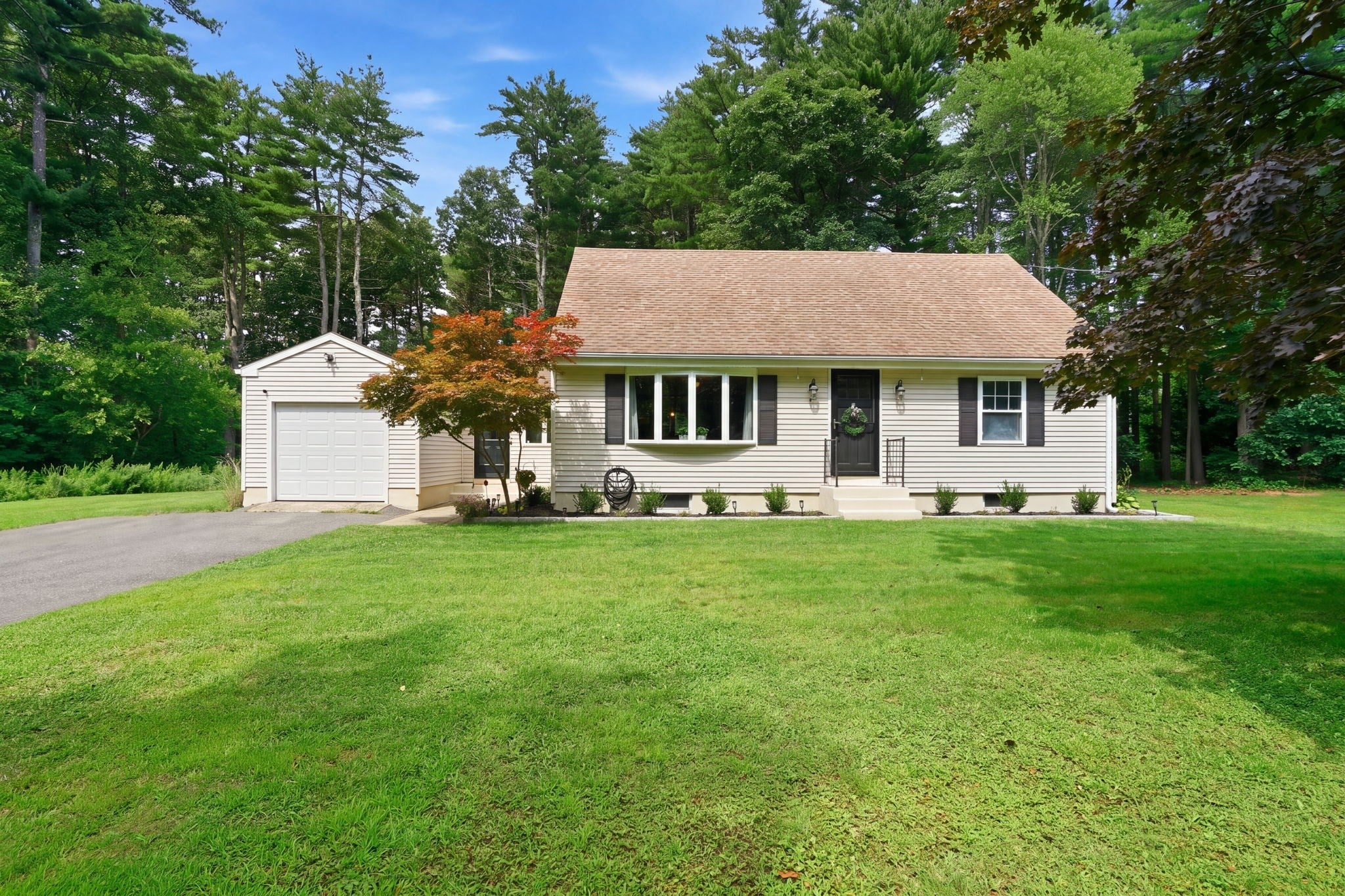 Photo of 35 Charles St, Hampden, MA
