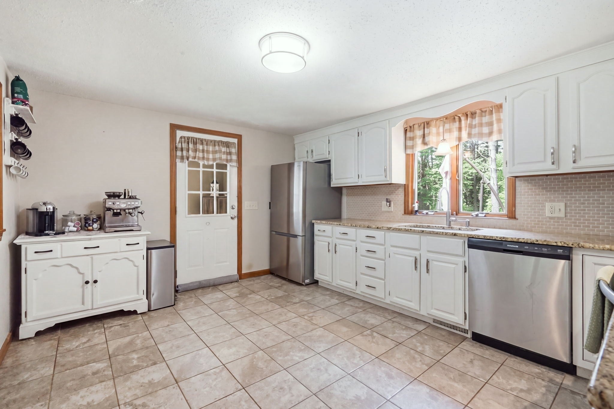 35 Charles St, Hampden, MA Photo #9