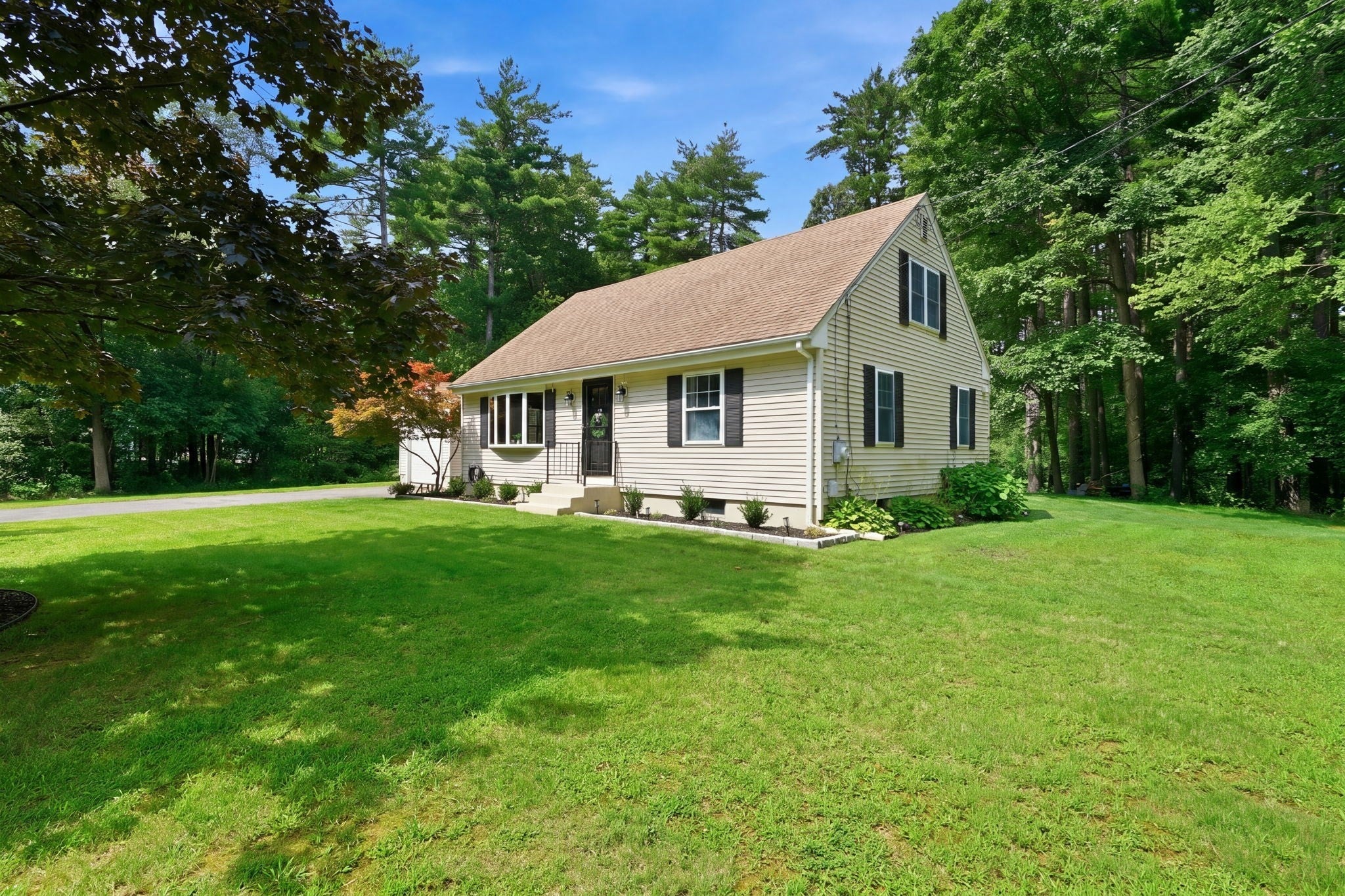 35 Charles St, Hampden, MA Photo #2