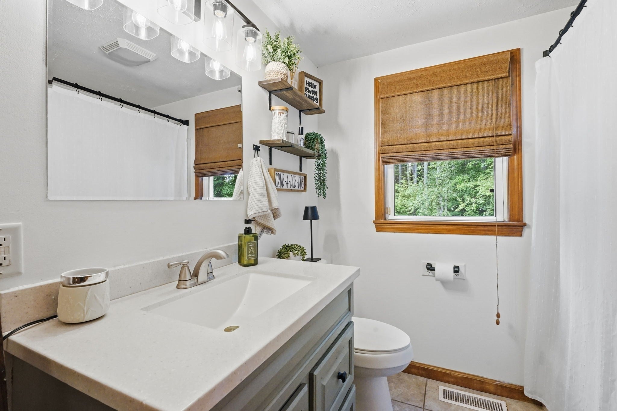 35 Charles St, Hampden, MA Photo #18