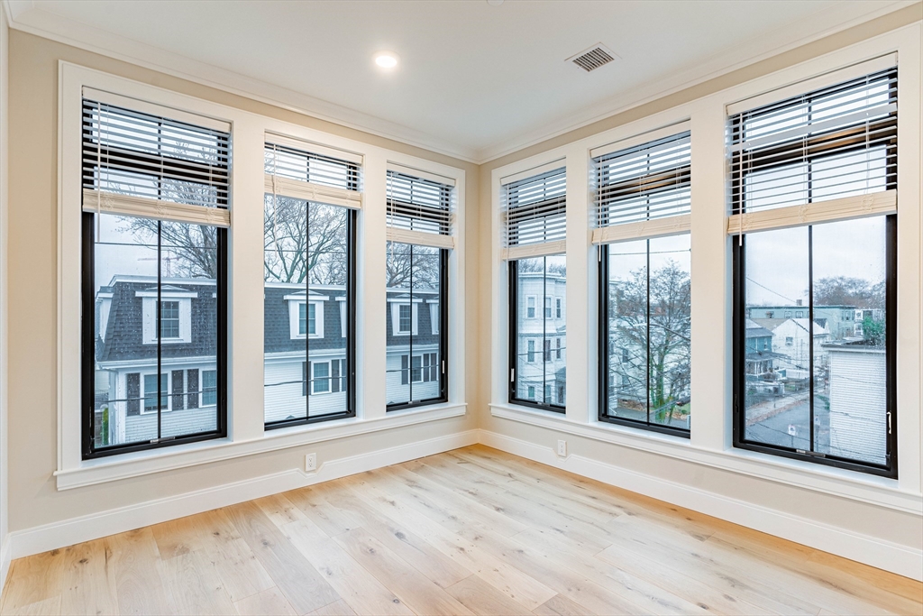 157 Everett St. 302