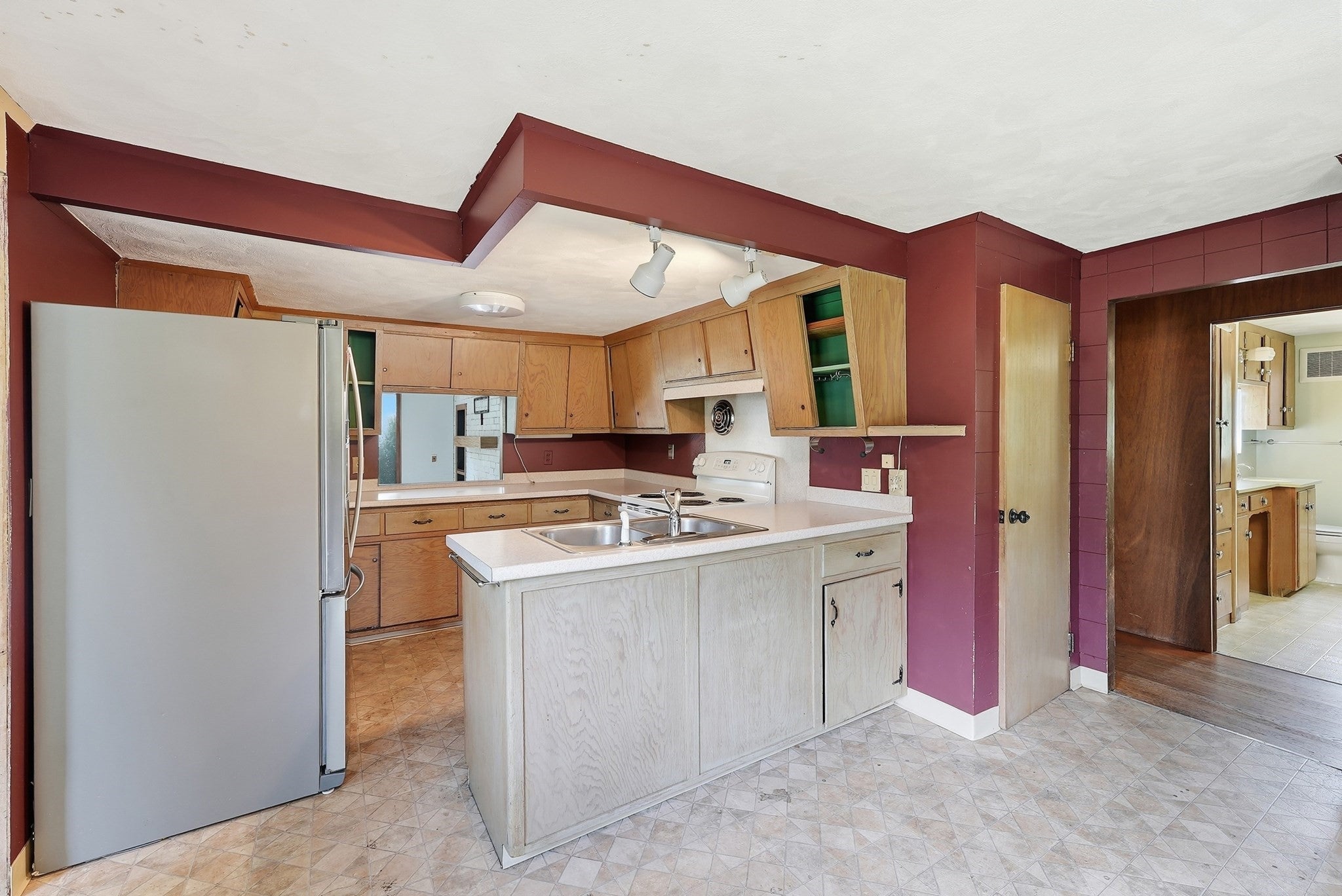 31 Woodcrest Road, Springfield, MA, 31 Woodcrest Road, Springfield, MA Photo #6