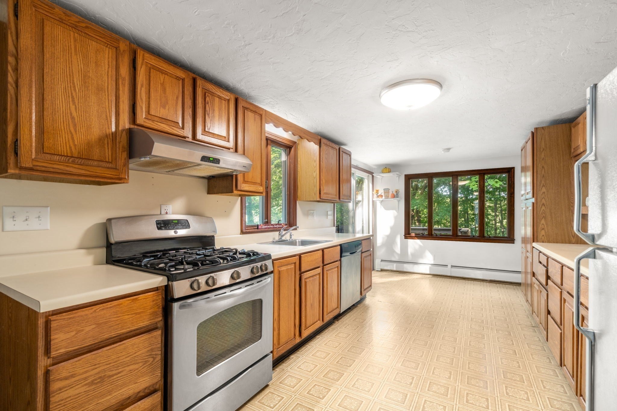 32 Elm Street, Hudson, MA, 32 Elm Street, Hudson, MA Photo #5