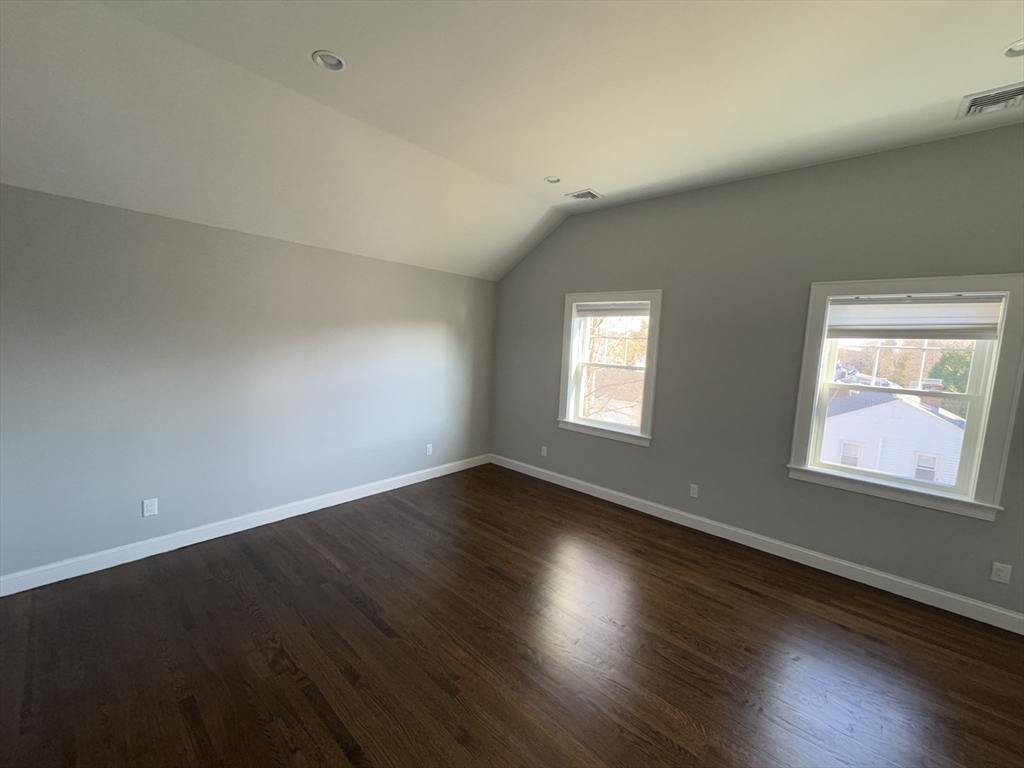 Waltham, Massachusetts 02451, United States, 4 Bedrooms Bedrooms, ,3 BathroomsBathrooms,Residential,Active,124326