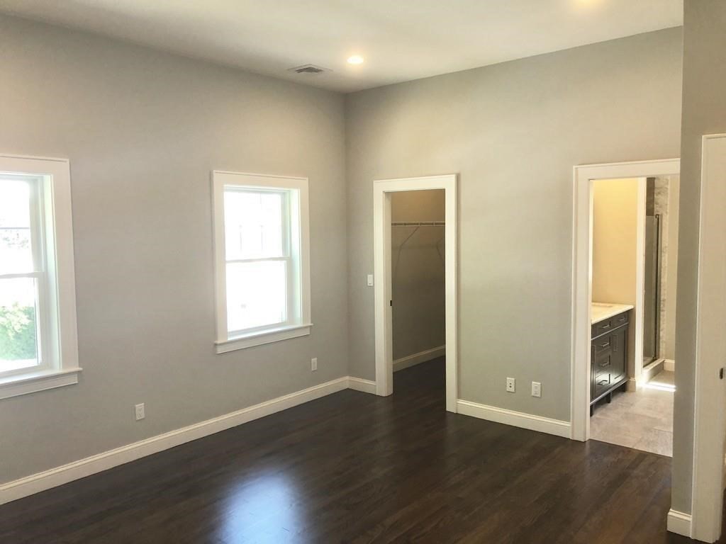 Waltham, Massachusetts 02451, United States, 4 Bedrooms Bedrooms, ,3 BathroomsBathrooms,Residential,Active,124326