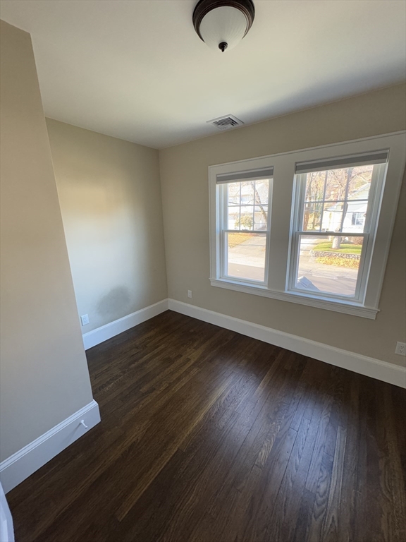 Waltham, Massachusetts 02451, United States, 4 Bedrooms Bedrooms, ,3 BathroomsBathrooms,Residential,Active,124326