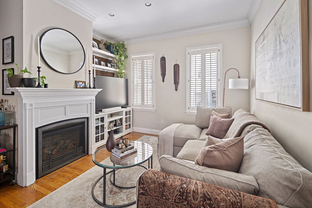 52 Mystic St 1