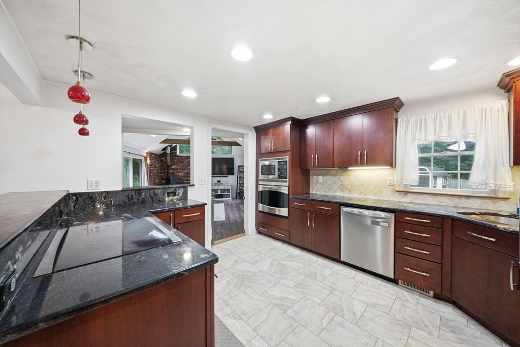 9 Westgate Rd, Billerica, MA, 9 Westgate Rd, Billerica, MA Photo #7