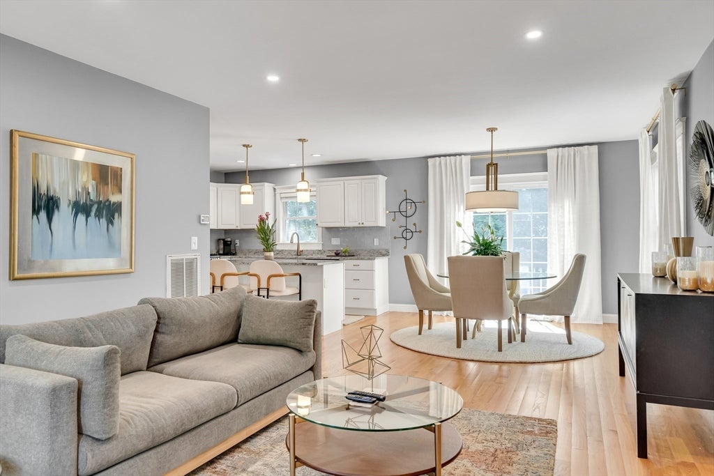 101 Turtle Brook Rd #101, Canton, MA, 101 Turtle Brook Rd #101, Canton, MA Photo #4