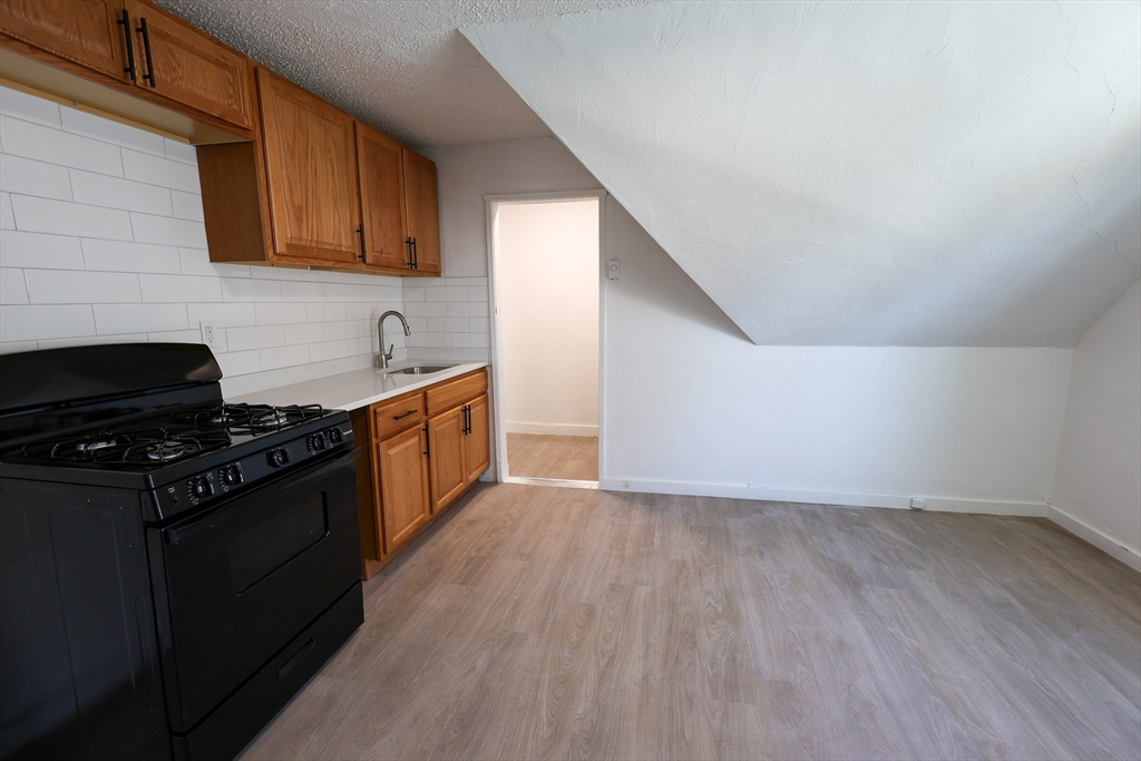 8 Colonial Avenue #3, Boston, MA Photo #3