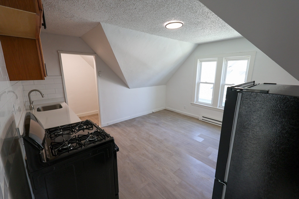 8 Colonial Avenue #3, Boston, MA Photo #2