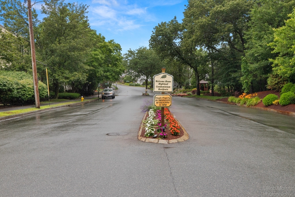 3 Carriage Hill Ln 3
