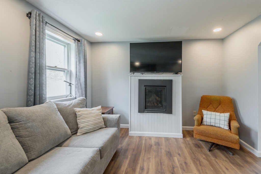125 Lakeview Blvd, Plymouth, MA Photo #9