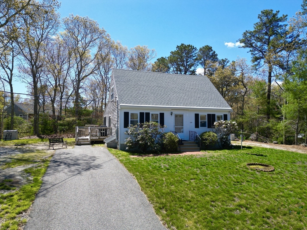 125 Lakeview Blvd, Plymouth, MA Photo #2