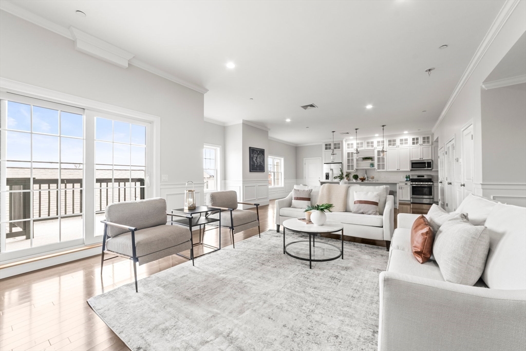 823 East 6th 4