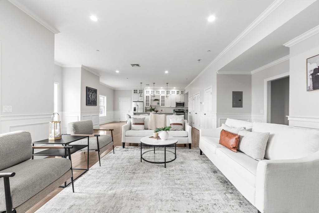 823 East 6th 4