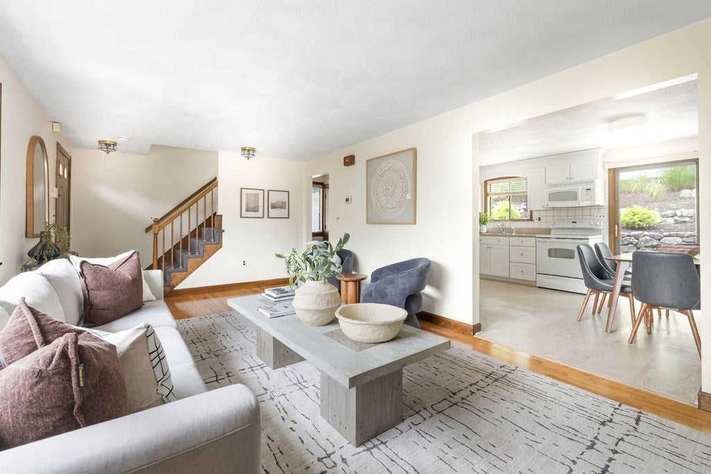 58 Albemarle Rd, Waltham, MA Photo #5