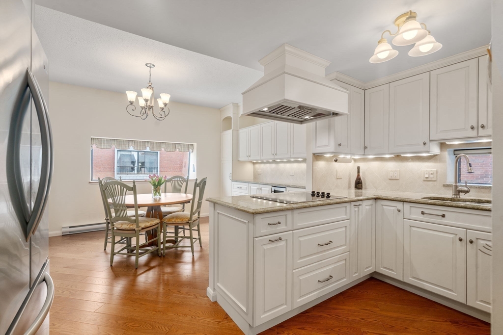 65 Grove St 444