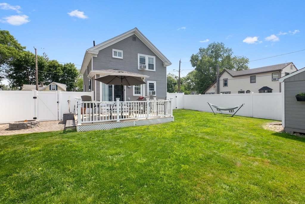 10 Saunders Rd