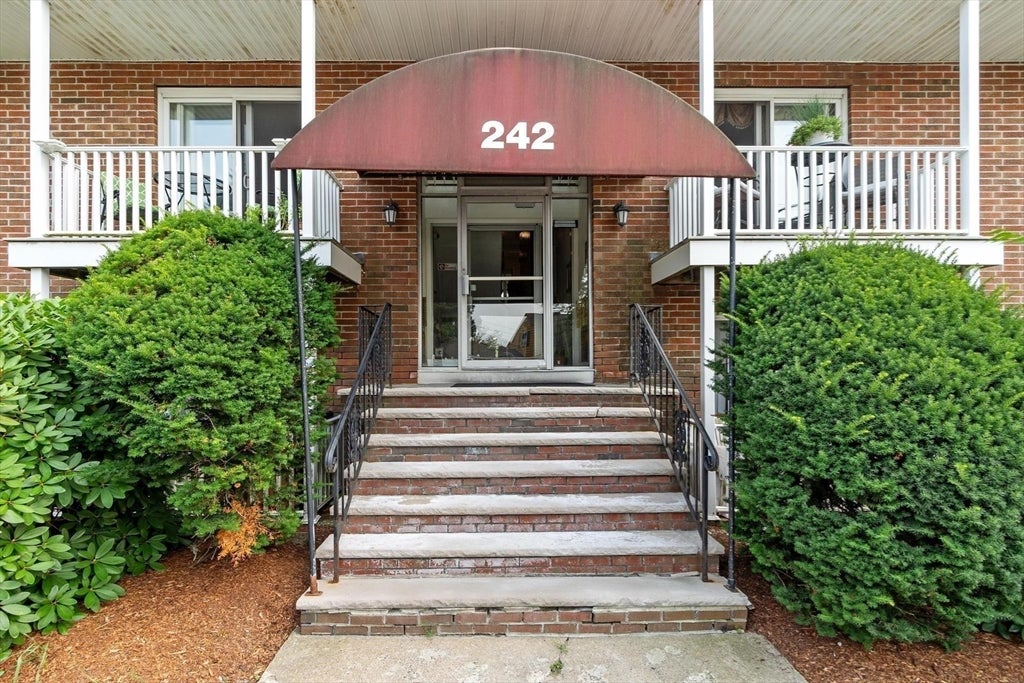 242 Mount Vernon St 6