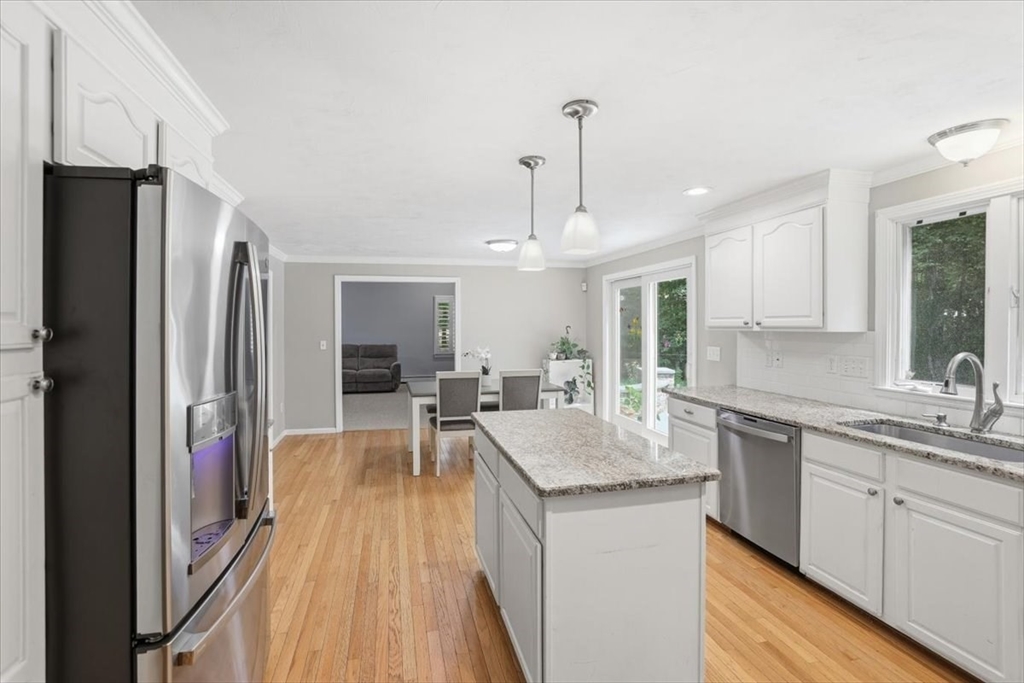 26 Mayflower Dr