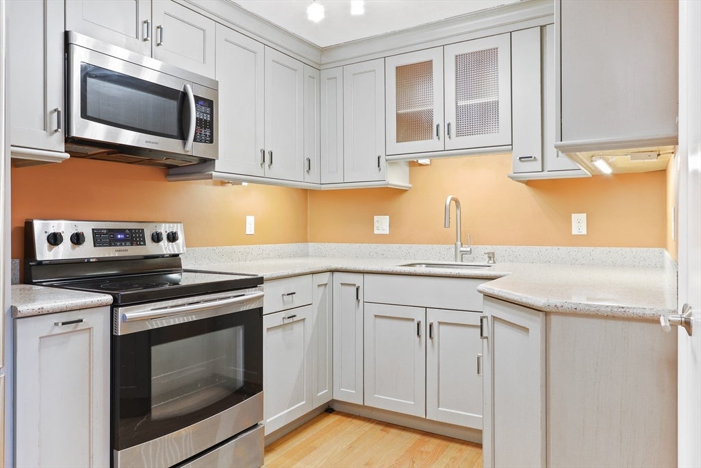 8 Riverside St #3-3, Watertown, MA, 8 Riverside St #3-3, Watertown, MA Photo #2