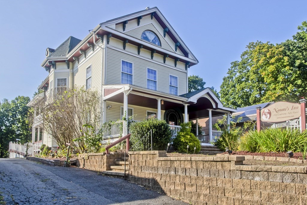 Springfield, Massachusetts 01107, United States, ,11 BathroomsBathrooms,Commercial,Pending,67546