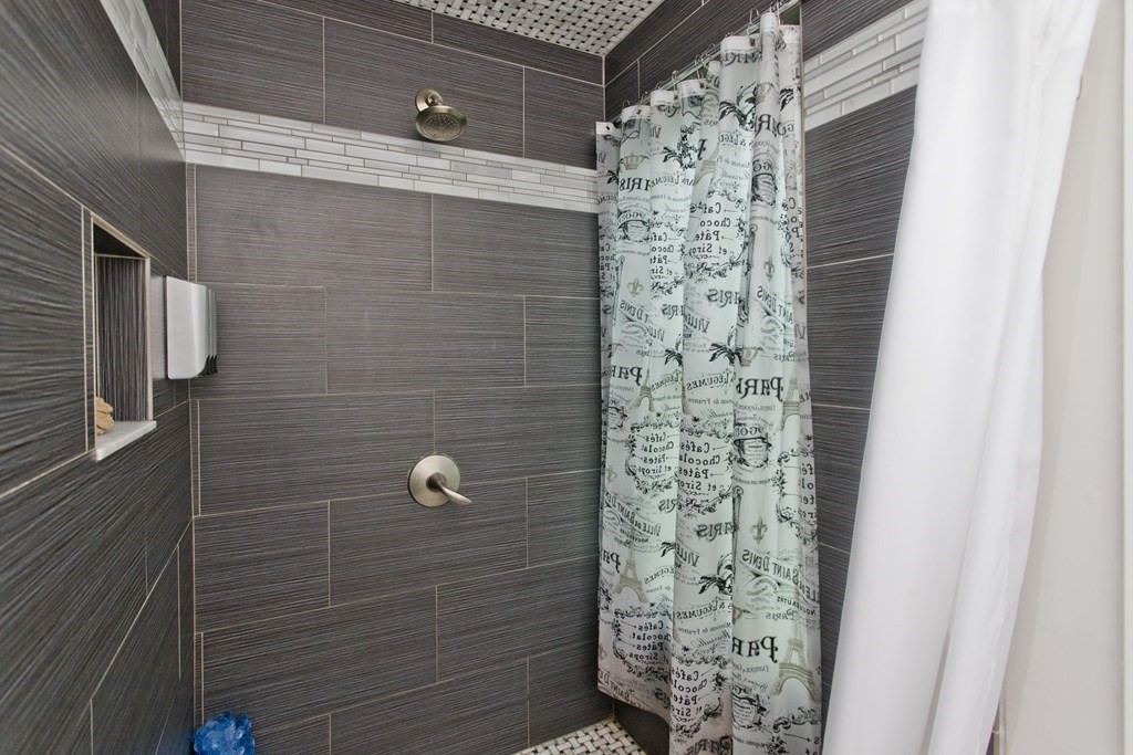 Springfield, Massachusetts 01107, United States, ,11 BathroomsBathrooms,Commercial,Pending,67546