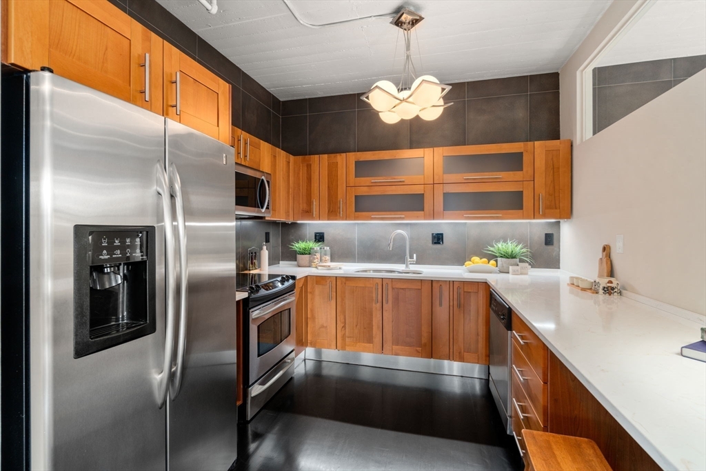 210 South Street 9-2