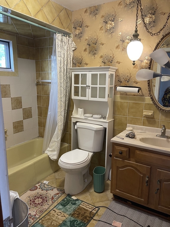 Watertown, Massachusetts 02472, United States, 3 Bedrooms Bedrooms, ,2 BathroomsBathrooms,Residential,Active,187460