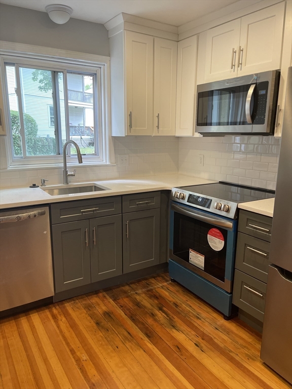 Watertown, Massachusetts 02472, United States, 3 Bedrooms Bedrooms, ,2 BathroomsBathrooms,Residential,Active,187460