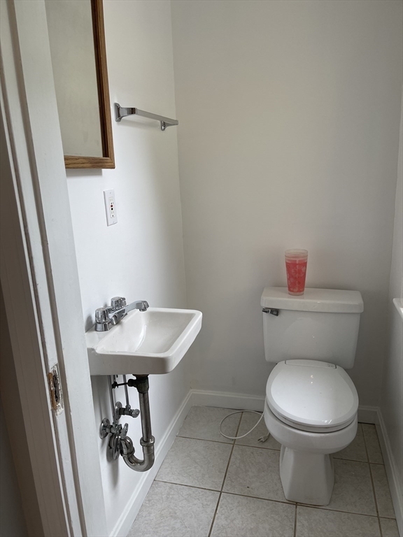 Watertown, Massachusetts 02472, United States, 3 Bedrooms Bedrooms, ,2 BathroomsBathrooms,Residential,Active,187460