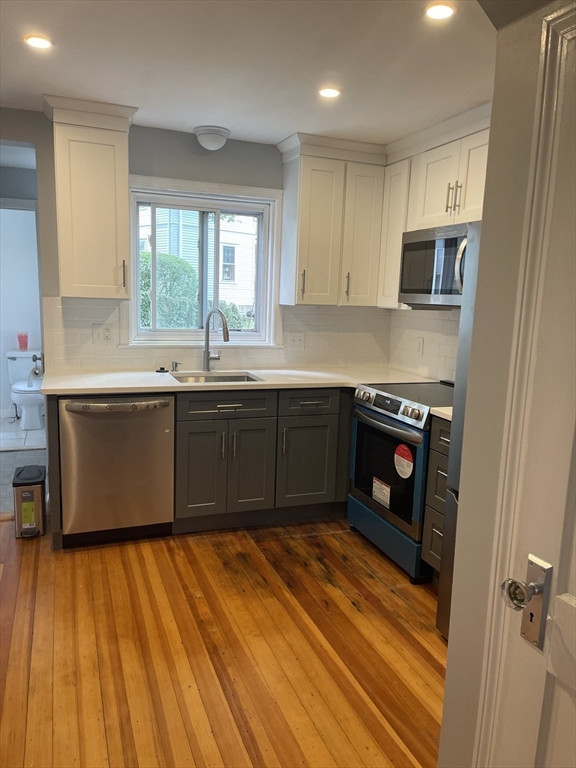 Watertown, Massachusetts 02472, United States, 3 Bedrooms Bedrooms, ,2 BathroomsBathrooms,Residential,Active,187460