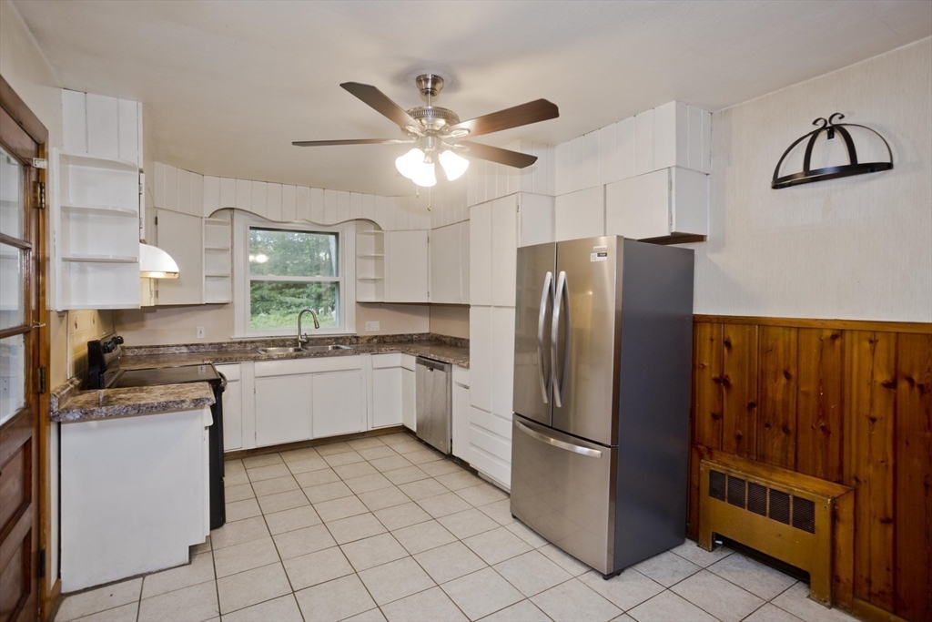 Springfield, Massachusetts 01128, United States, 3 Bedrooms Bedrooms, ,2 BathroomsBathrooms,Residential,Active,151692