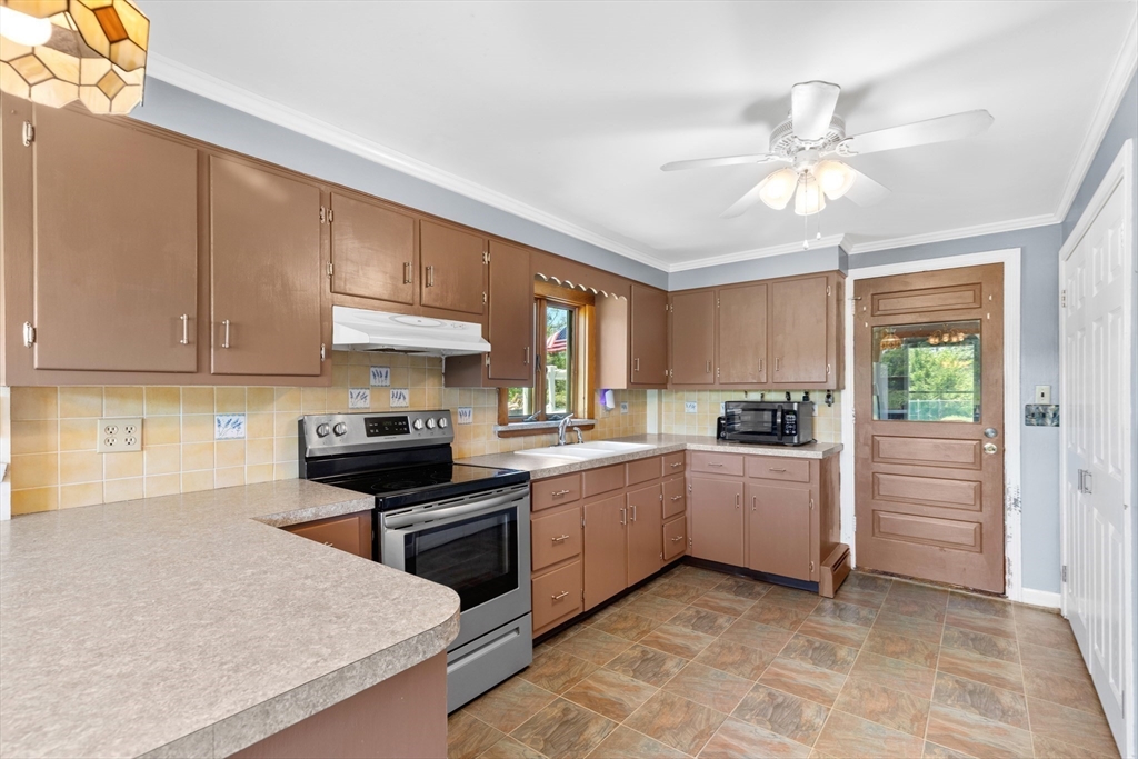 189 Blackmore Pond Rd