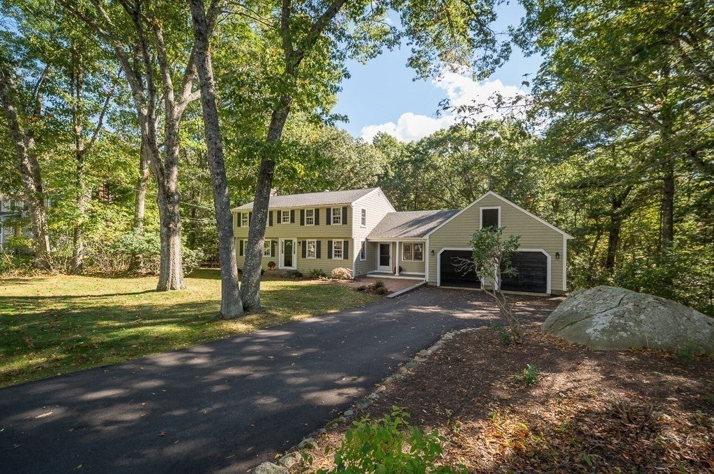 Photo of 6 Donald Road, Hamilton, MA