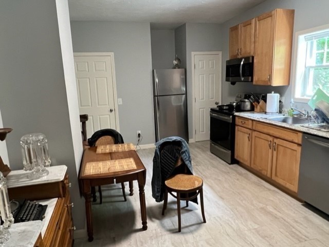 Natick, Massachusetts 01760, United States, 3 Bedrooms Bedrooms, ,1 BathroomBathrooms,Residential,Active,173413