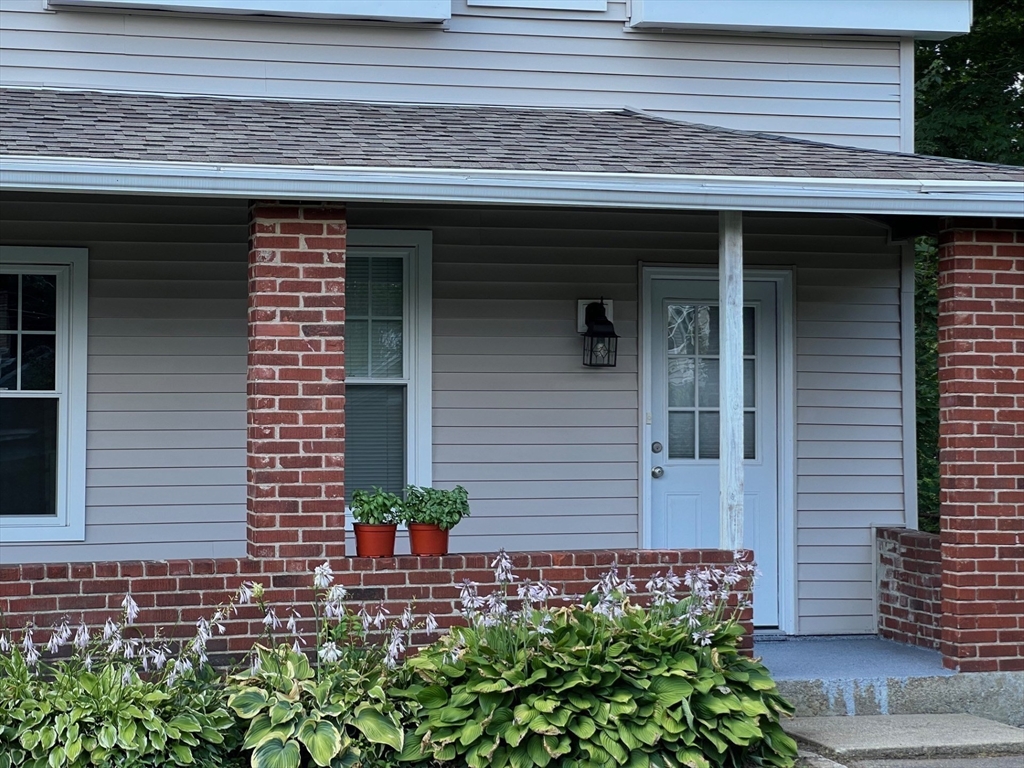 Natick, Massachusetts 01760, United States, 3 Bedrooms Bedrooms, ,1 BathroomBathrooms,Residential,Active,173413