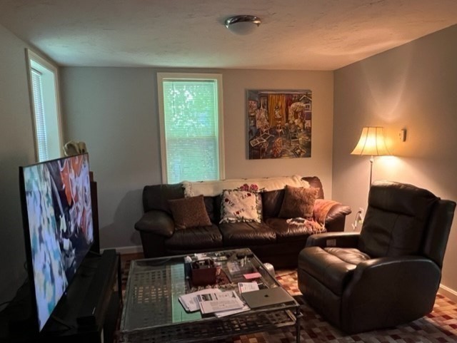 Natick, Massachusetts 01760, United States, 3 Bedrooms Bedrooms, ,1 BathroomBathrooms,Residential,Active,173413