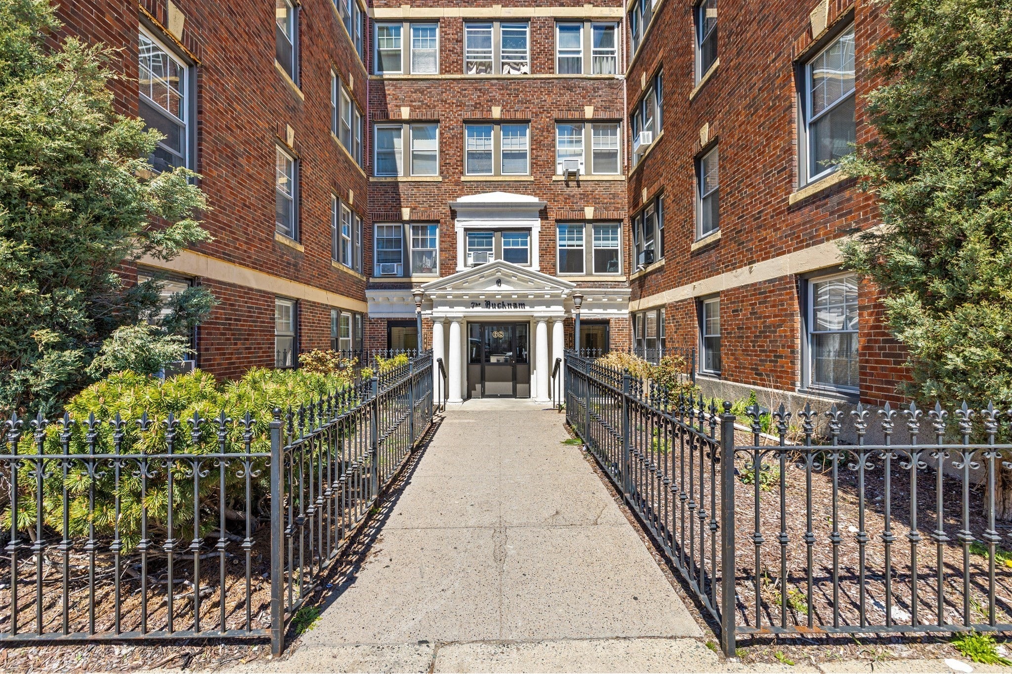 Photo of 68 Linden St, Everett, MA