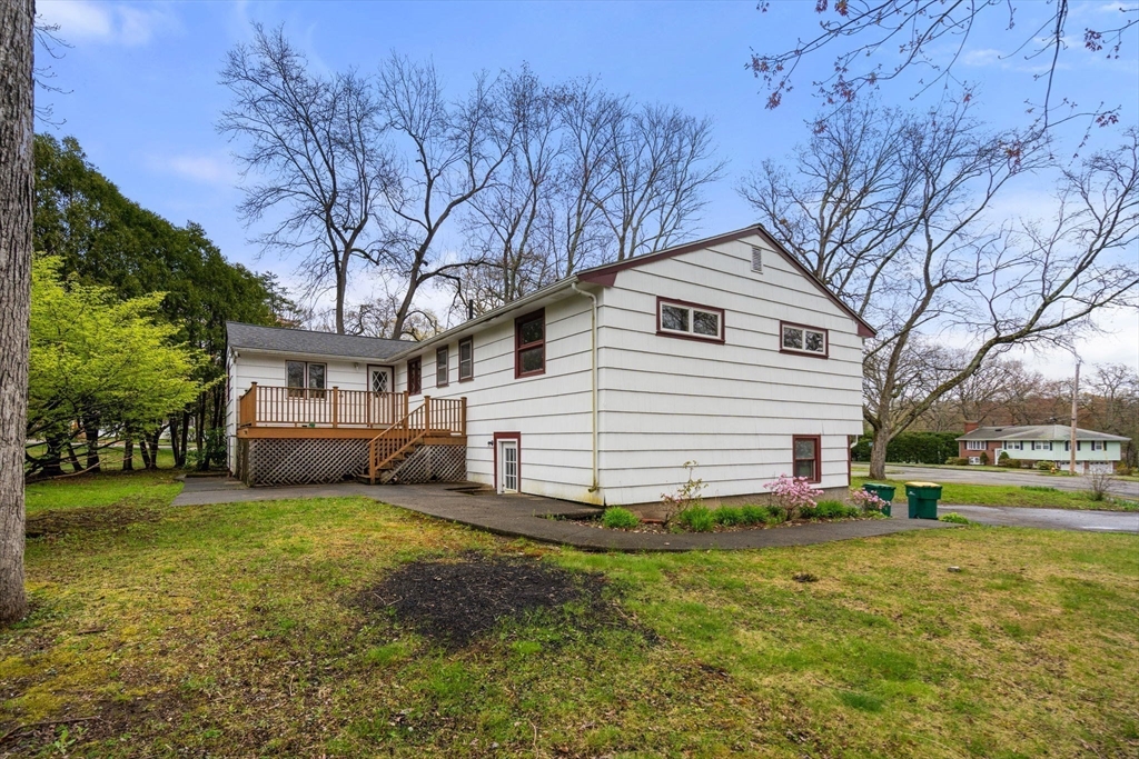 4 Greenwich Rd, Norwood, MA Photo #24