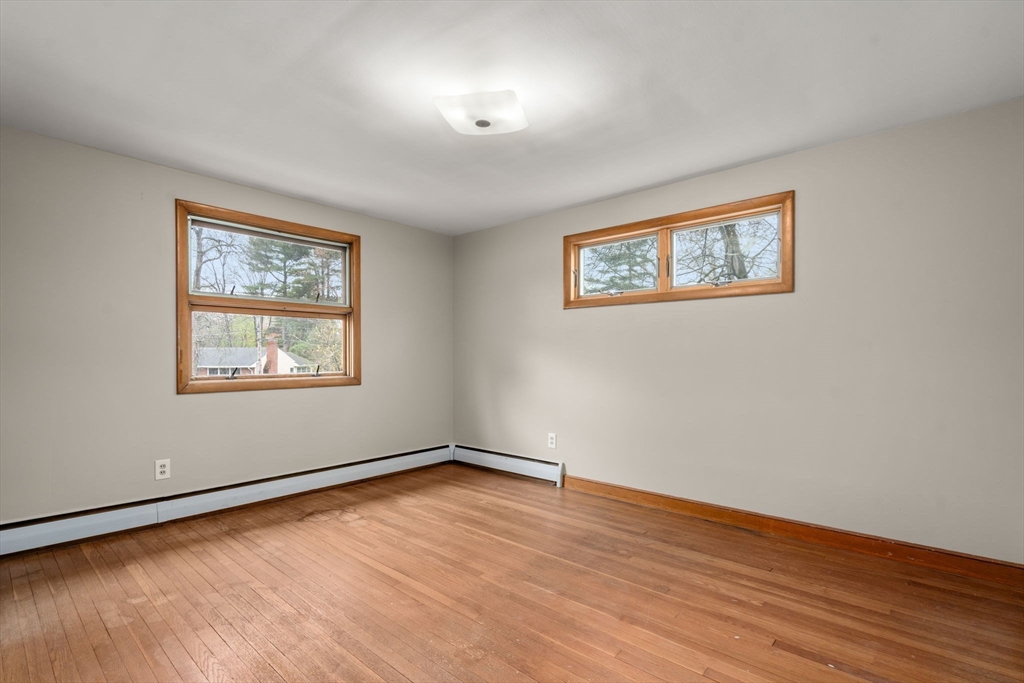 4 Greenwich Rd, Norwood, MA Photo #11