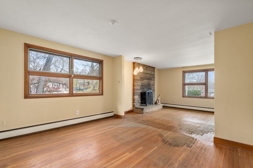 4 Greenwich Rd, Norwood, MA Photo #6