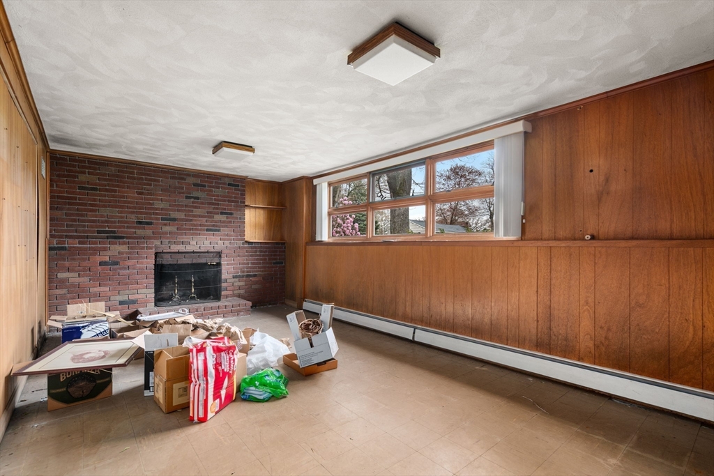 4 Greenwich Rd, Norwood, MA Photo #22